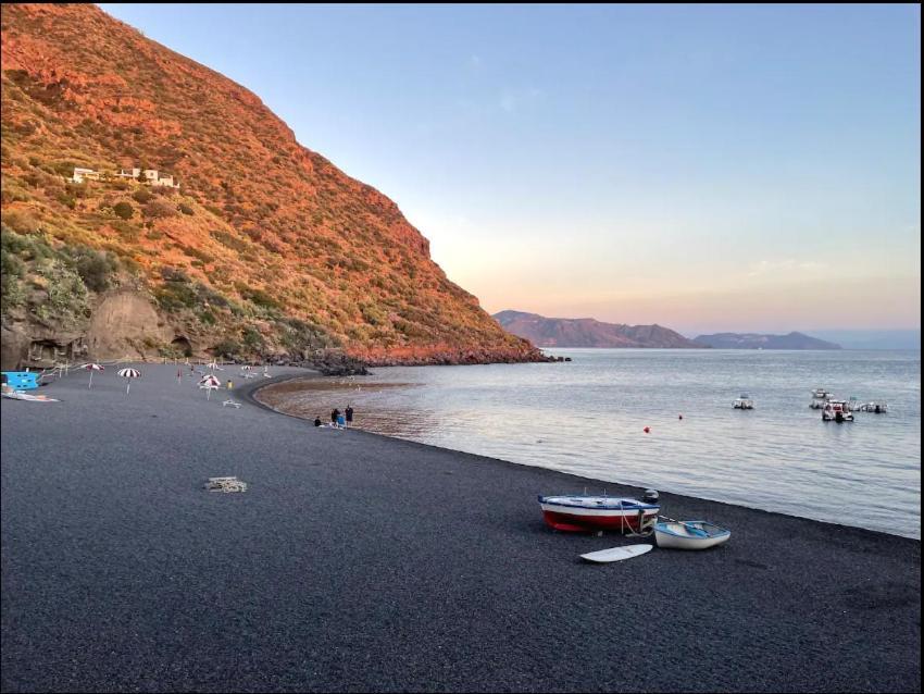 Villa Il Nido Di Rinella, Casa Sulla Spiaggia Leni Exterior foto